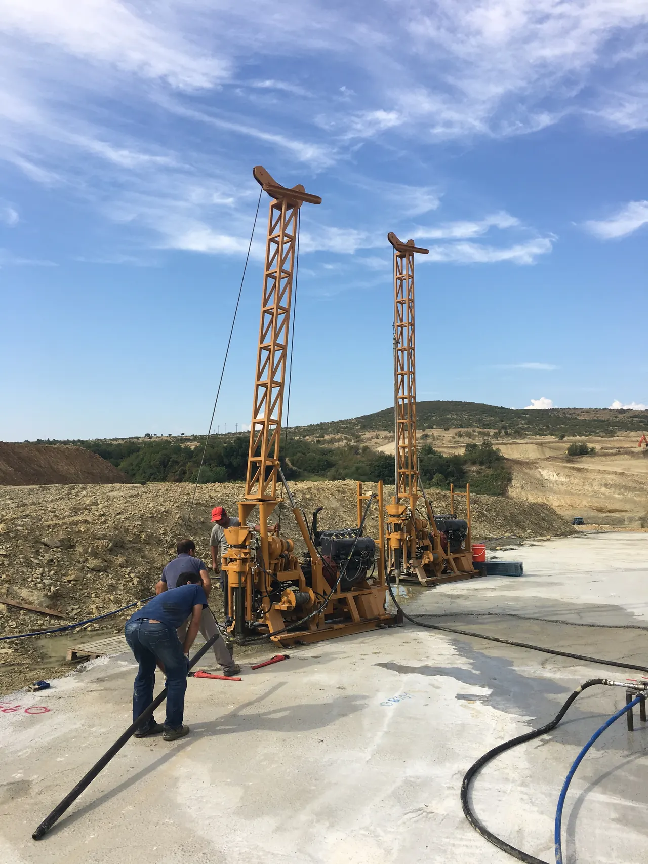 Karaağaç Göleti'nde iki sondaj makinesi ve ekip